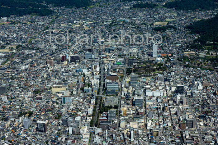 23-ymns-044=甲府駅と甲府市の街並み(202391)