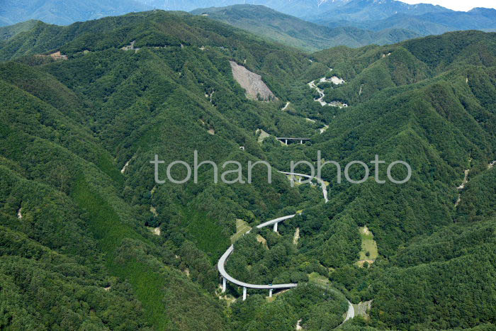 国道411号線(青梅街道,大菩薩ライン)の蛇行した道模様(高芝大橋周辺)(202391)