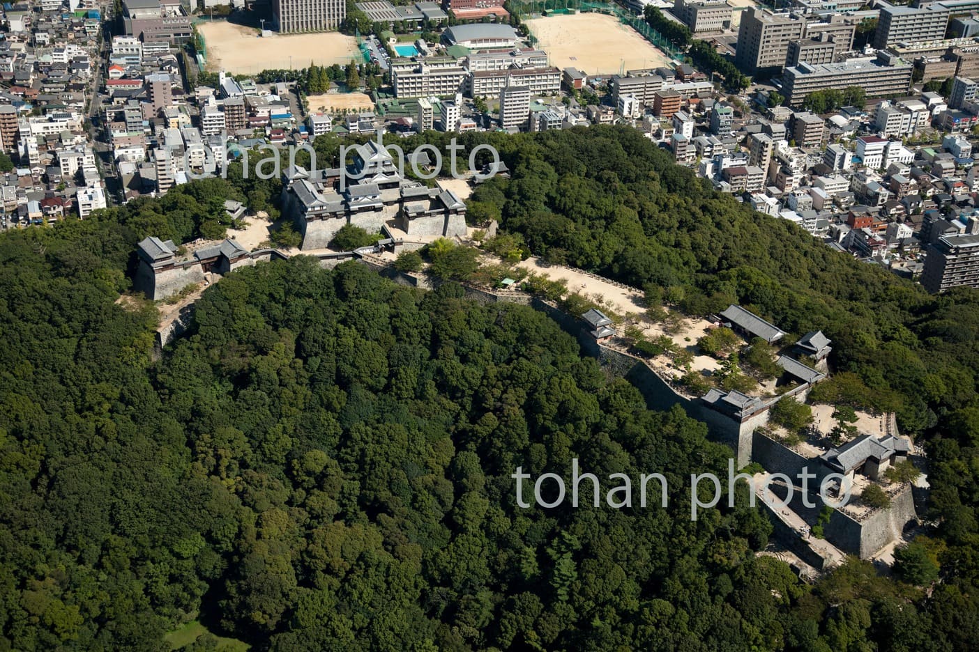 松山城(日本百名城）より松山市街地-愛媛