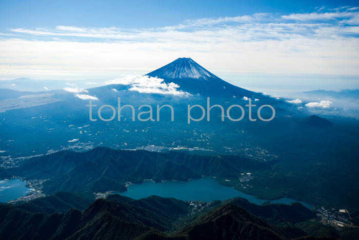 富士山(山梨県南都留郡西湖周辺より富士山)2011,04