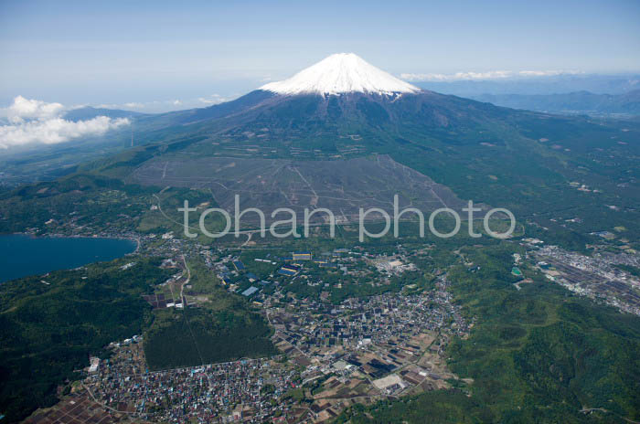 忍野村より富士山(山梨県南都留郡忍野村)201305