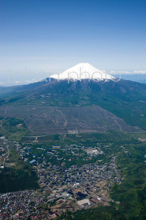 忍野村より富士山(山梨県南都留郡忍野村)201305