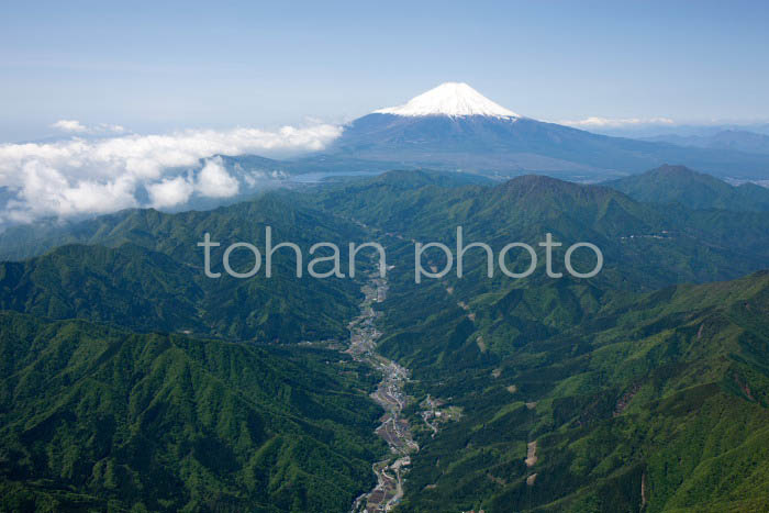 道志みちより富士山(山梨県南都留郡道志村)201305