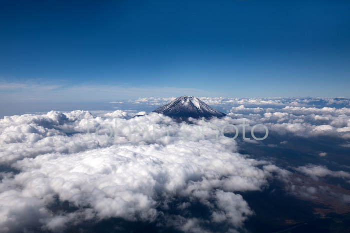 富士山と雲(静岡県駿東郡)201410