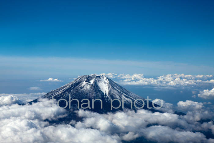 富士山と雲(静岡県駿東郡)201410