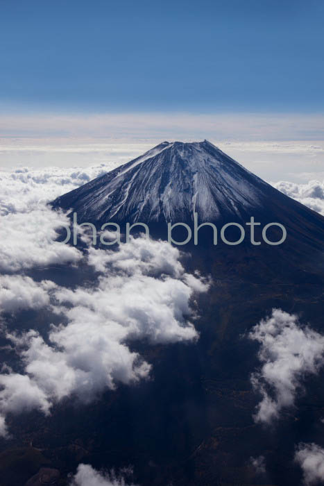 富士山と雲(山梨県南都留郡)201410