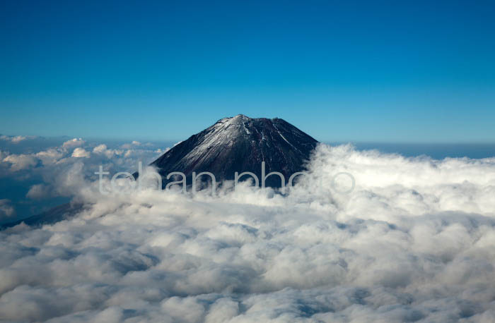 富士山と雲海(静岡県静岡市)201410