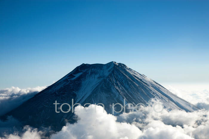 富士山と雲(山梨県南都留郡)201410