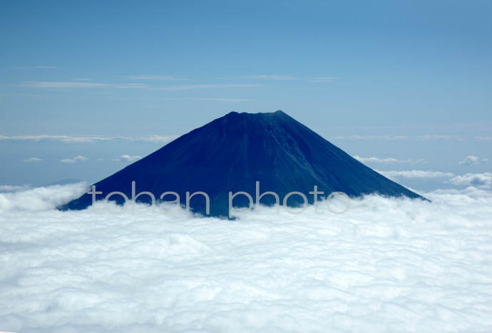 富士山と雲海(静岡県富士宮市)201509