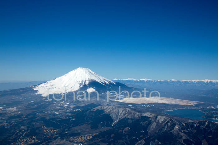 富士山と山中湖(静岡県駿東郡)201602