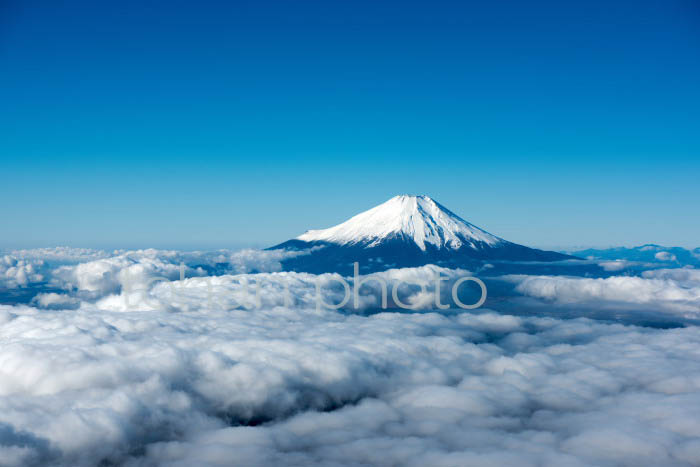 富士山と雲海(山梨県南都留郡)201611