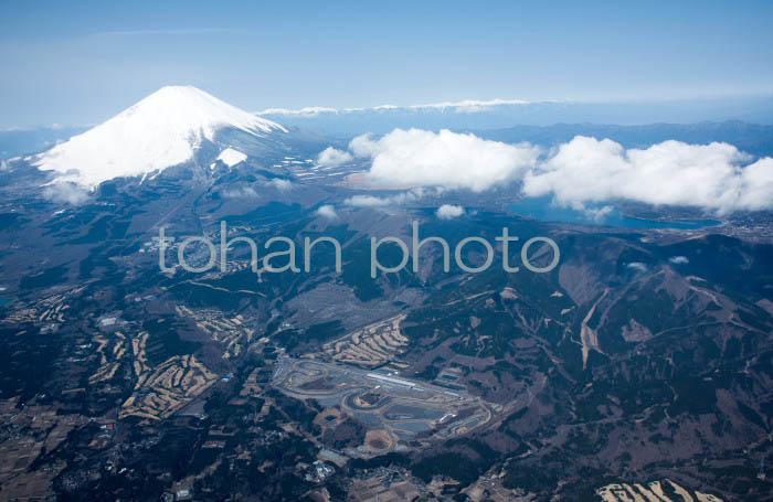 富士スピードウェイ周辺より富士山)201703