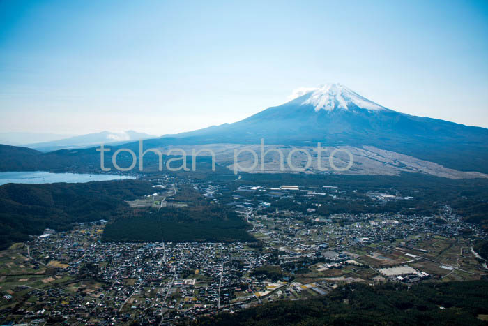 忍野村周辺より富士山(山梨県南都留郡忍野村)201710