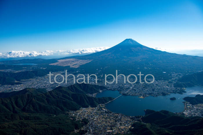 河口湖周辺より富士山(山梨県南都留郡)202010