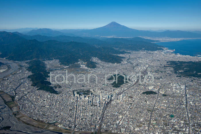 静岡市の街並みより富士山(静岡県静岡市)202011