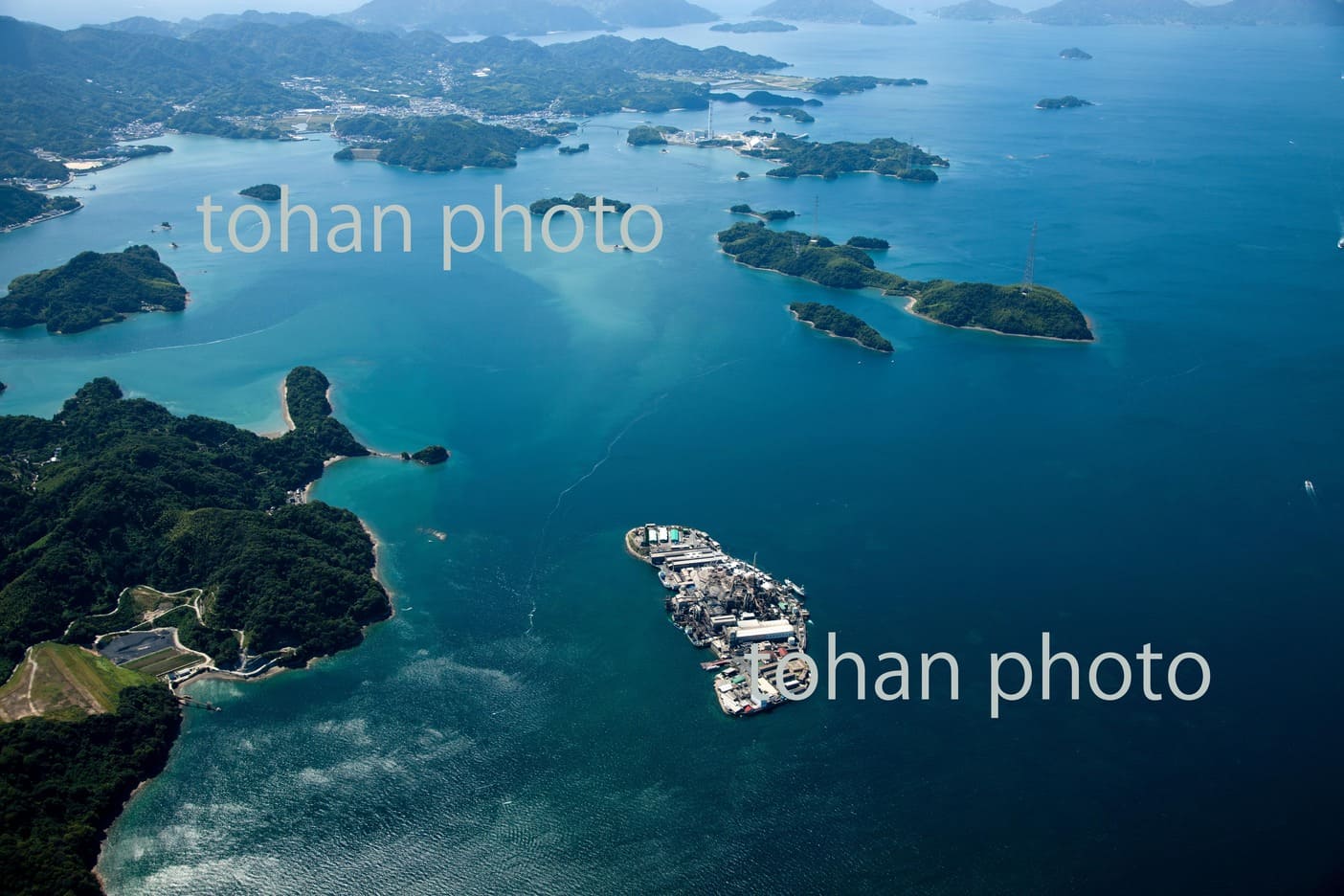 契島(全島工場)と瀬戸内海の島々-広島