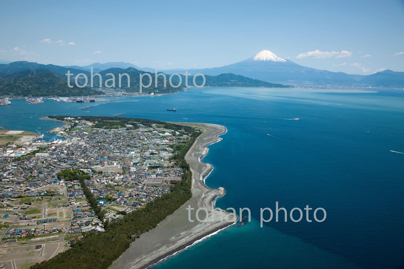 v三保の松原より駿河湾と富士山-静岡