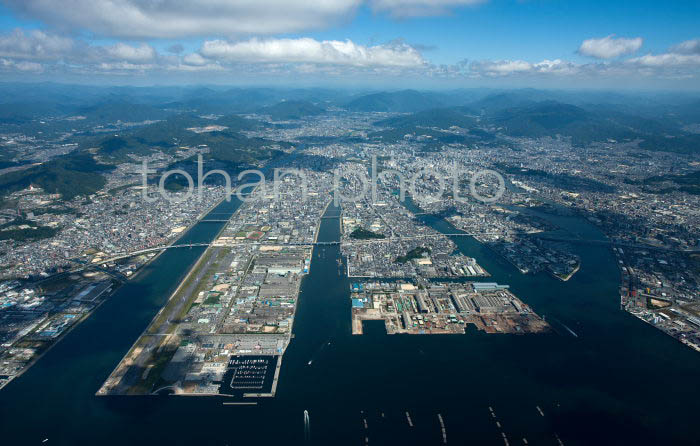 広島湾より広島市街地(三角州)(2013,09)