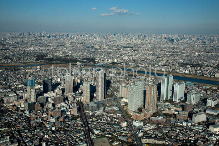 武蔵小杉駅周辺より東京方面(2013,12