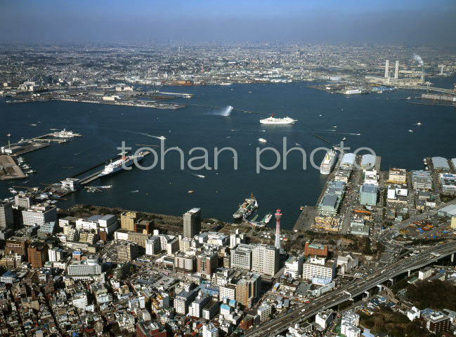 横浜市街地より横浜港(1998,03)