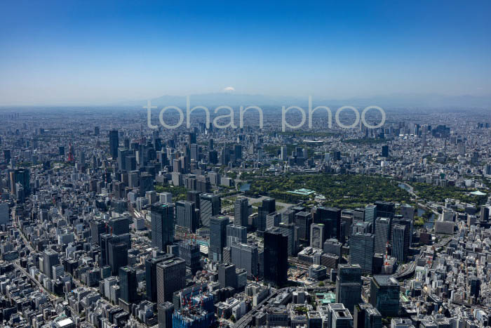 東京駅周辺より富士山(2024,05)