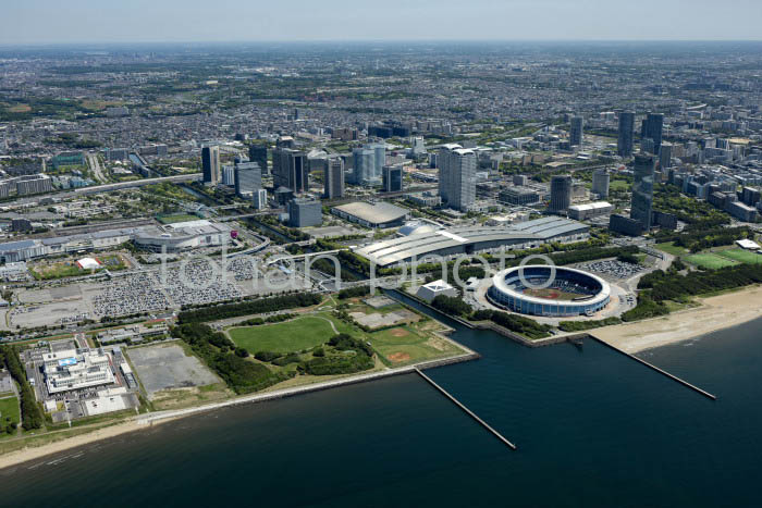 東京湾より幕張新都心地区全景(202453)