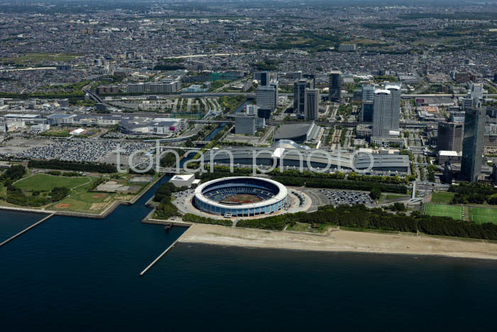 東京湾より幕張新都心地区全景(202453)