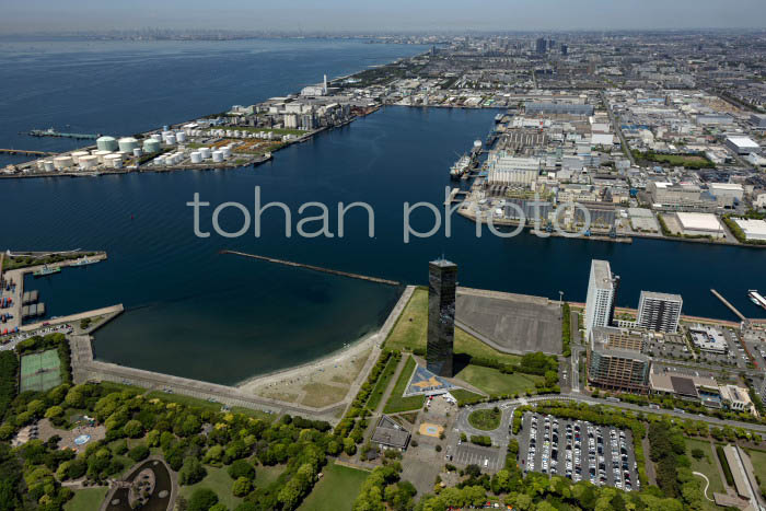 千葉ポートタワーと千葉港(202453)