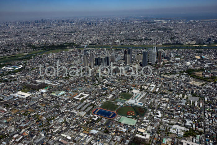 川崎木月大町,武蔵小杉駅周辺より東京方面(202453)