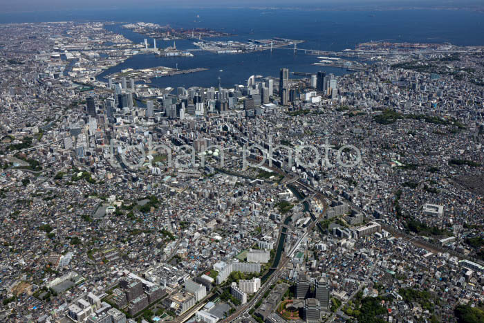 天王町駅周辺より横浜駅と横浜港(202453)