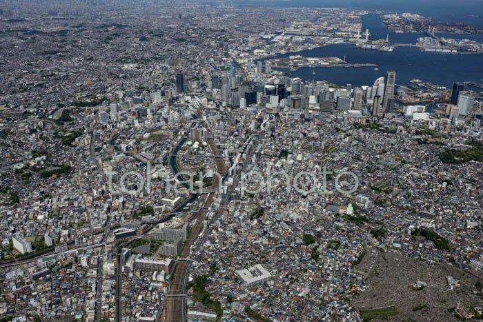 西横浜駅周辺より横浜駅と横浜港(202453)-復元