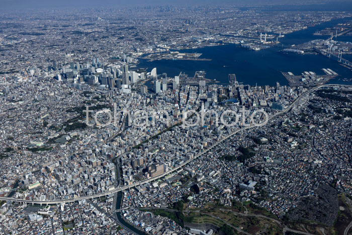 吉野町,坂東橋の街並み(吉田新田跡)より横浜港方面(20241103)
