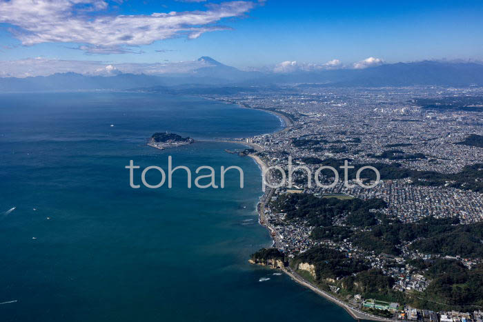 稲村ヶ崎周辺より稲村ヶ崎,江の島,湘南海岸と富士山(20241103)
