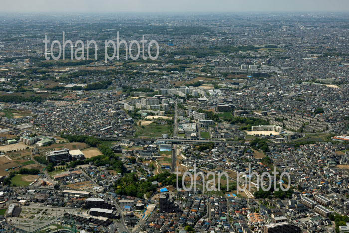 飯山満駅と周辺の街並み