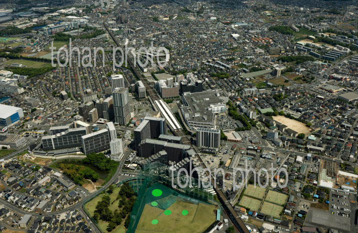 八千代緑が丘駅と周辺の街並み