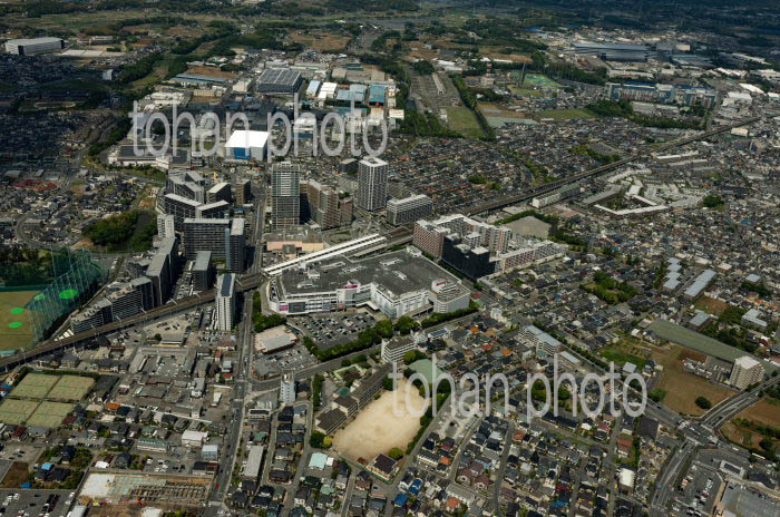 八千代緑が丘駅と周辺の街並み