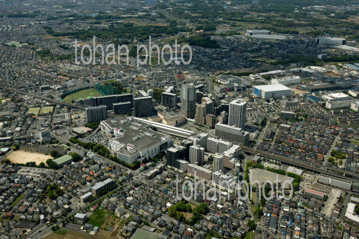八千代緑が丘駅と周辺の街並み