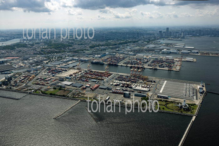 本牧ふ頭より横浜の街並み