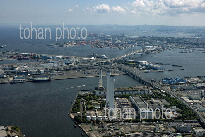 JERA横浜火力発電所周辺より大黒JCTと横浜港