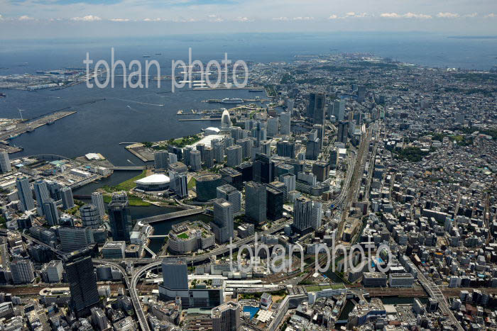 横浜駅とみなとみらい地区より横浜港