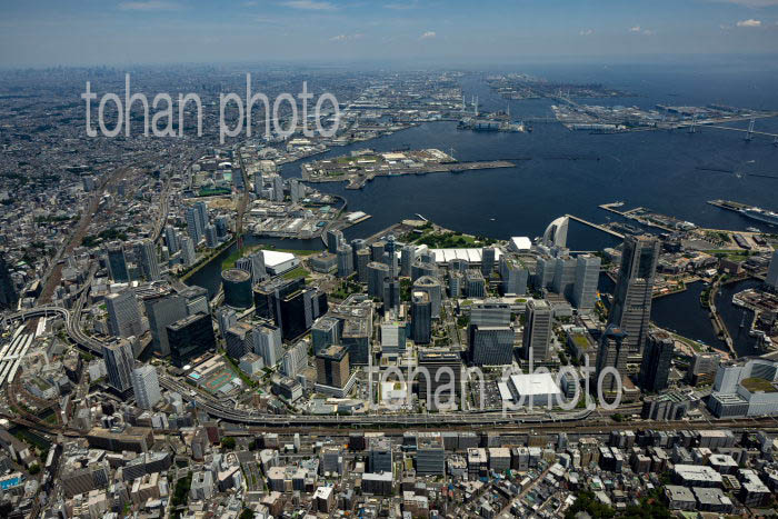 みなとみらい地区と横浜港