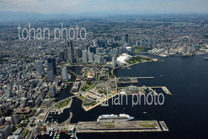 横浜港よりみなとみらい地区周辺
