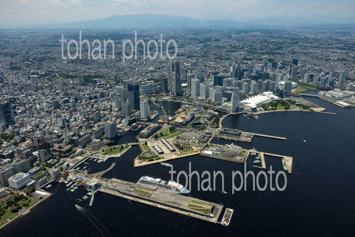 横浜港よりみなとみらい地区周辺
