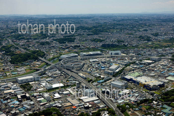 第三京浜道路(港北IC,横浜港北JCT)と物流倉庫群