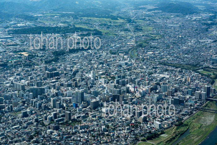 本厚木駅と厚木市の街並み
