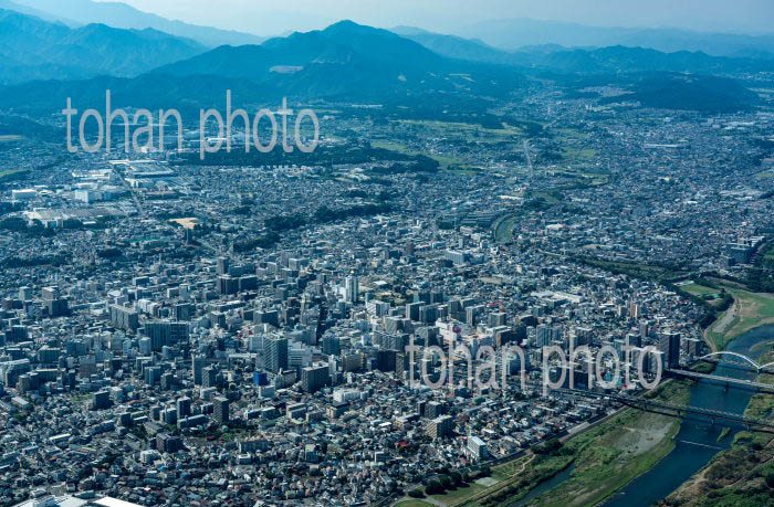 本厚木駅と厚木市の街並み