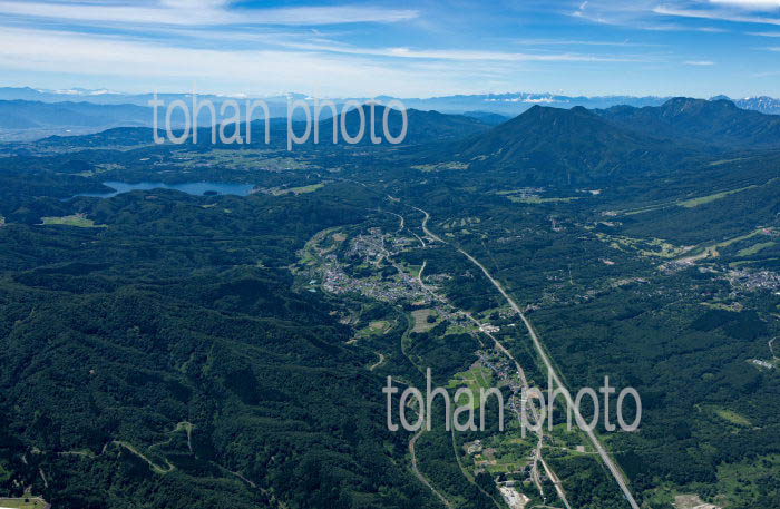 妙高市二俣周辺より黒姫山、野尻湖方面