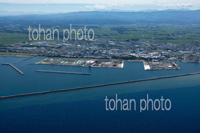 直江津港(直江津港コンテナ埠頭,昭和瀝青工業(株))