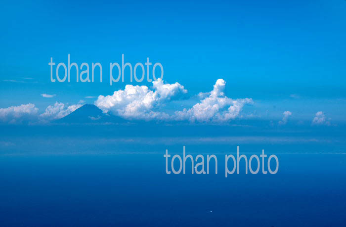 積乱雲(ゴジラとガメラのイメージ)