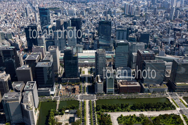大手町,丸の内のビル群と東京駅周辺